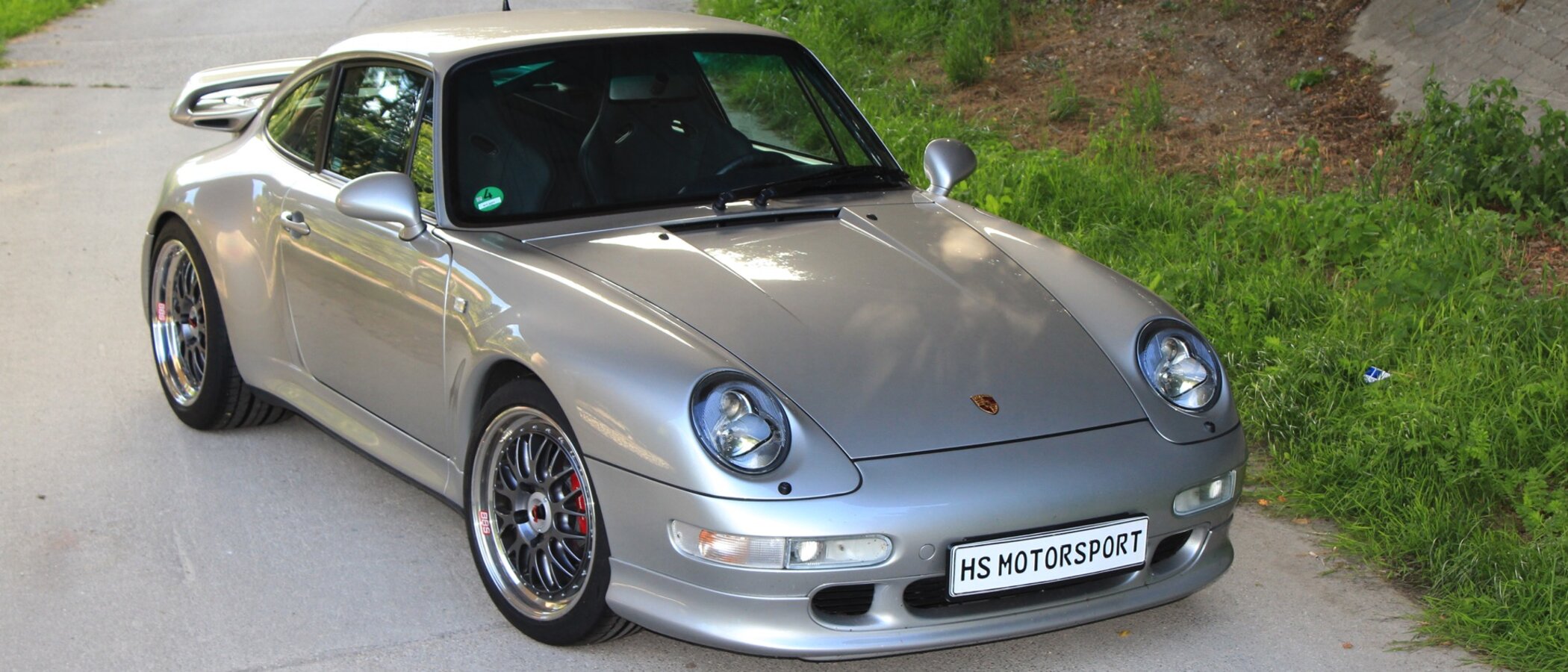 993
