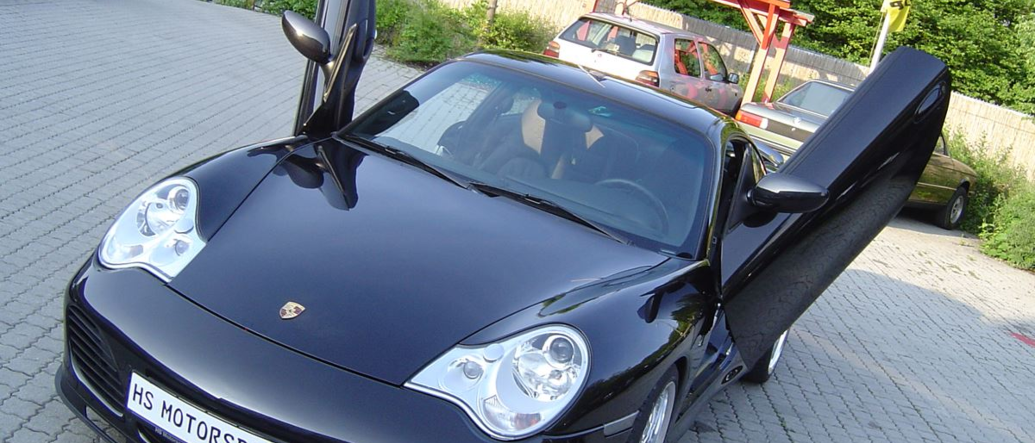 996